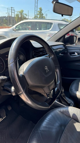 Peugeot 301 1.6 Allure