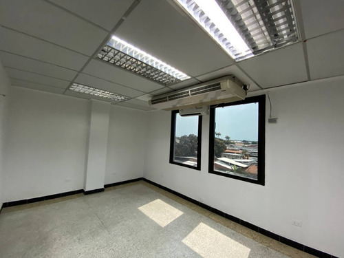 Imagen 2 de 10 de ¡alquiler! Oficina En Centro Empresarial Cristal (88 M2)
