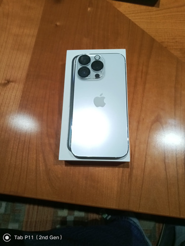 Apple iPhone 14 Pro (256 Gb) Color Plata, Excelente Estado. Solo Un Año De Uso Con Protector Transparente Para Carcaza Y Lentes De Cámara (Usado)