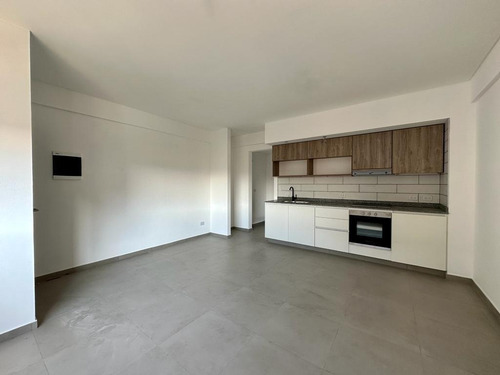 Departamento Dos Ambientes Con Cochera En Belén De Escobar