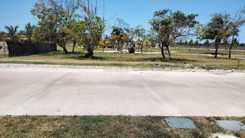 Terreno En Venta En Country Club Playa Palmas, Ciudad Del Carmen, Campeche