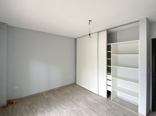 Imagen 4 de 6 de Venta De Departamento Excelente Ubicación, En Canning.