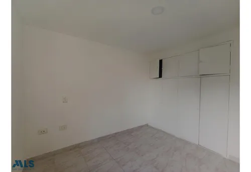 Casa Unifamiliar En Venta En Altos Del Castillo #2(mls#253756)
