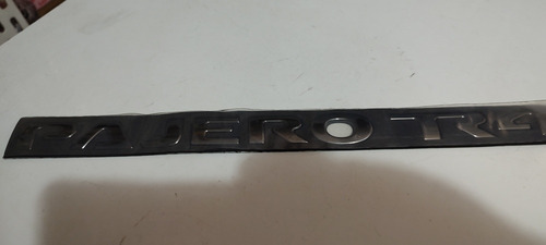 Imagem 2 de 5 de Emblema Traseiro Pajero Tr4 Mitsubishi Genuíno