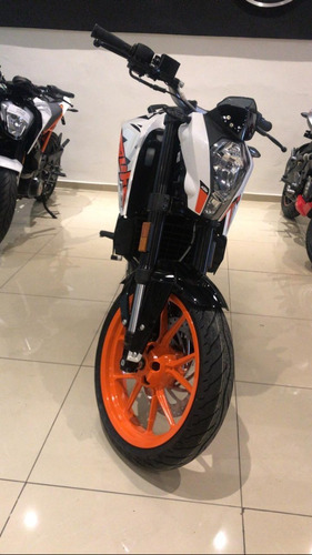Imagen 13 de 14 de Moto Ktm Duke 200 Bs4 Clasica 0km 2023 Urquiza Motos
