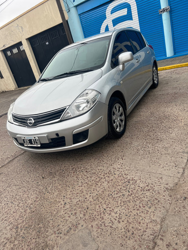 Nissan Tiida 1.8 Visia
