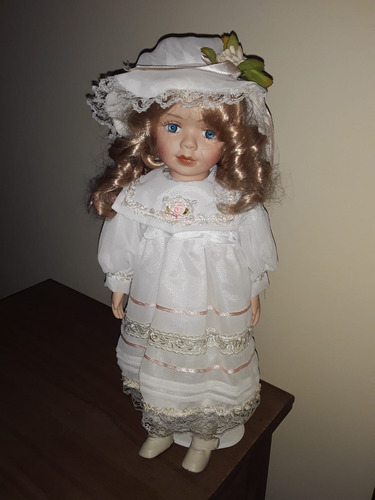 Muñeca De Porcelana