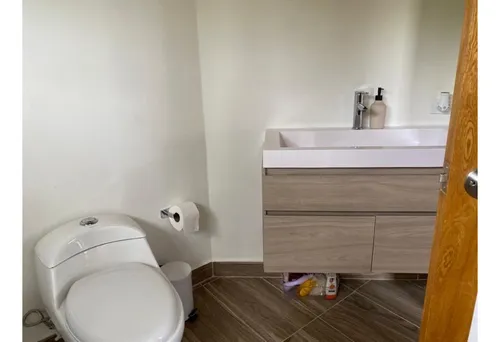 Casa Independiente En Rionegro Con Piscina Y Jacuzzi Para La Venta