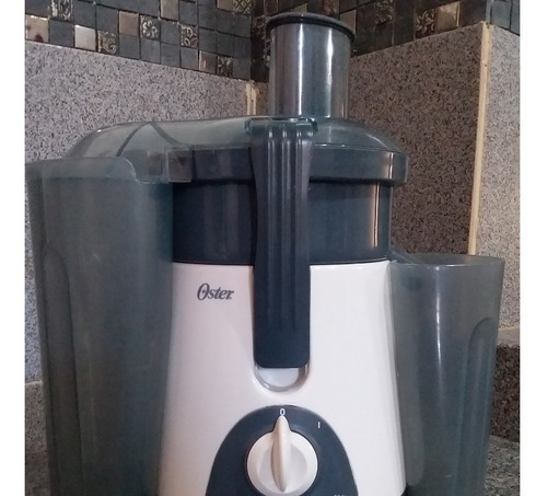 Extractor De Jugos Oster Modelo:3157-012 400w Jarra De 600ml