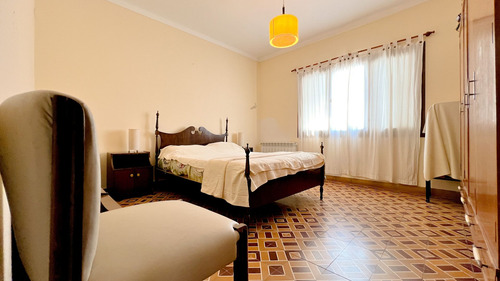 Venta Casa 4 Ambientes Mechongue Con Jardin
