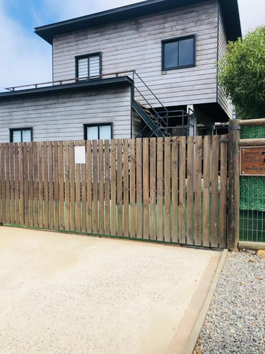 Hermoso Complejo De 4 Cabañas Con Vista Al Mar