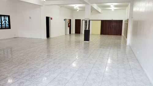 Casa Comercial À Venda Na Rua Herbert Neal, Santa Quitéria, Curitiba - Pr - Liv-11975