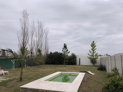 Casa 2 Hab, Garaje Doble Y Amplio Patio Con Pileta