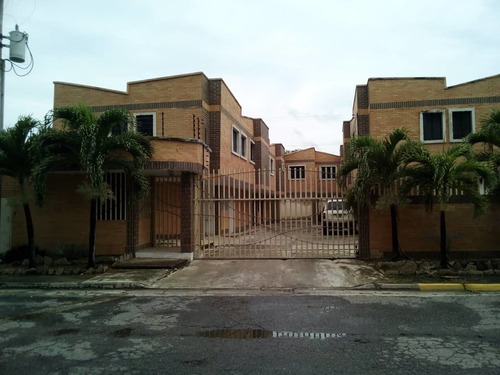 Imagen 2 de 14 de Thownhouse A Estrenar Naguanagua Conjunto De Solo 6 Th