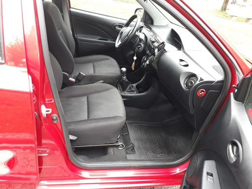 Toyota Etios 5p 2016 Caja De 6ta