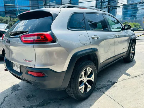Jeep Cherokee 3.3l Trailhawk At