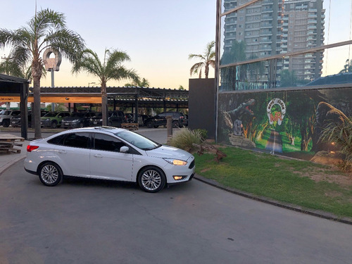 Imagen 19 de 25 de Ford Focus 2016 Se Plus Manual 2.0