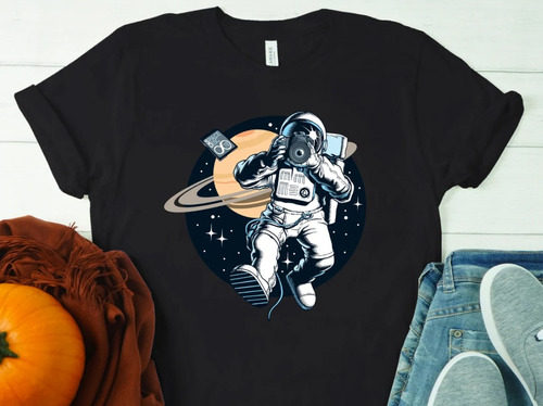 Polera Unisex Astronauta Espacio Saturno Algodon Estampado