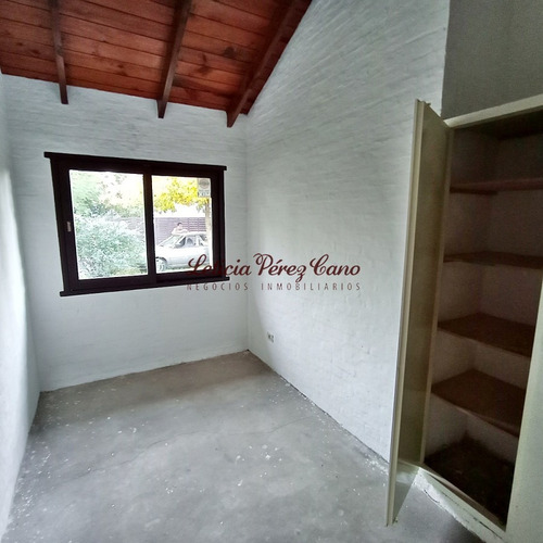 Casa En Venta, Altos Del Pinar, 4 Dormitorios- Ref: 19299