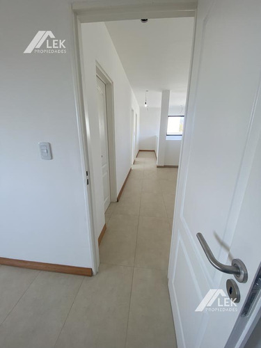 Impecable Casa Con Pileta En San Matias! Acepta Permuta Menor Valor... Mono O 2 Amb Caba