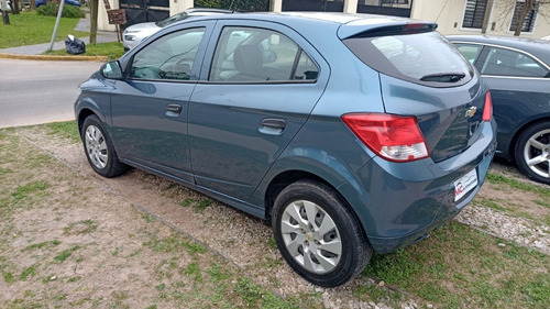 Imagen 5 de 8 de Chevrolet Onix Lt