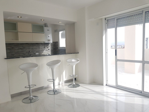Departamneto De 2 Ambientes Con Balcon Terraza En Venta / Paseo Aldrey