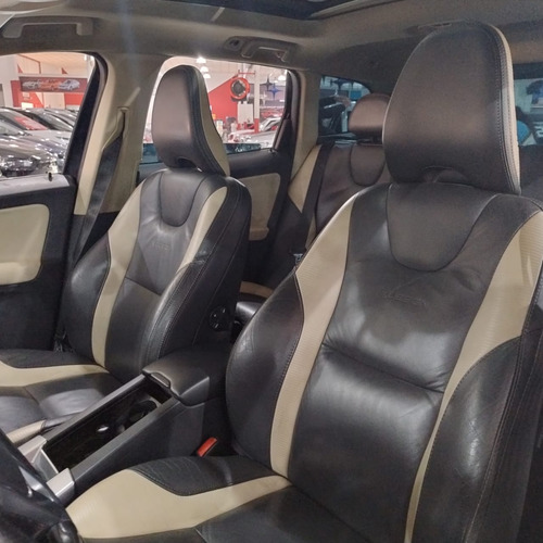 Volvo XC60 2.0 T5 R DESIGN TURBO GASOLINA 4P AUTOMÁTICO