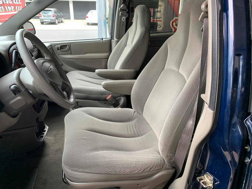 Chrysler Voyager 2004 3.3l Lx Mt