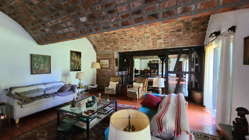 Casa Estilo Colonial Español De 5 Ambientes En Una Planta En Don Torcuato
