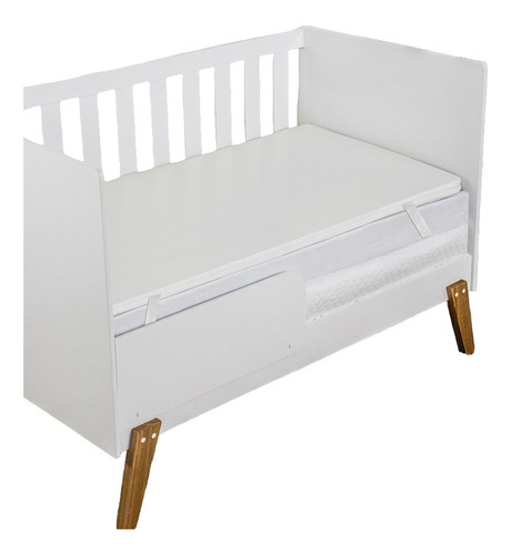 Protetor De Berço Pillow Top Impermeável Espuma Resistente Cor Branco