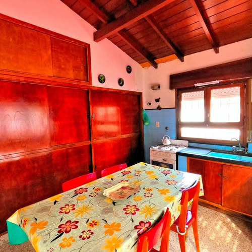 Imagen 12 de 19 de Chalet En Planta Alta, Barrio Tradicional De La Ciudad