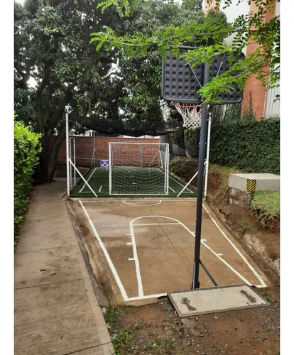 Venta De Apartamento De 65mt2 En El Bosque, Cali 10232.