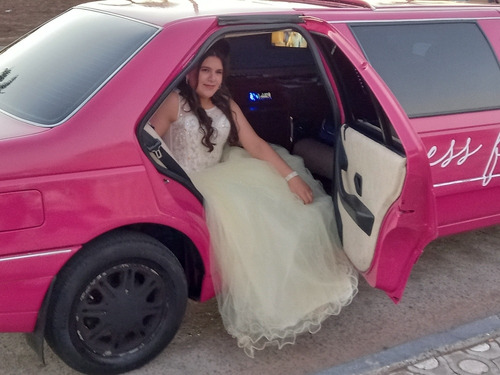 Imagen 4 de 8 de Limusina Rosa Peugeot De Coleccion