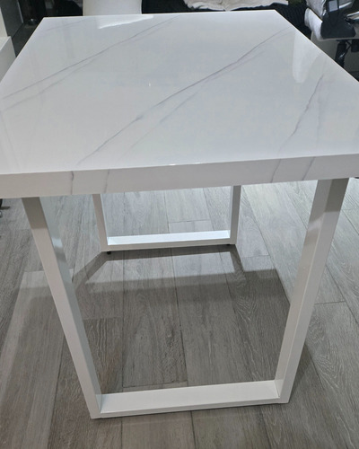 Mesa Blanca Estilo Marmol Laqueada 70 X 100 Blanco Blanco (Usado)