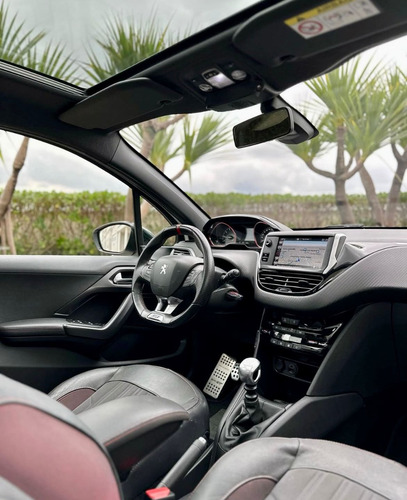 Peugeot 208 1.6 Feline