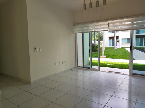 Imagen 2 de 12 de Departamento En Venta Av Huayacan