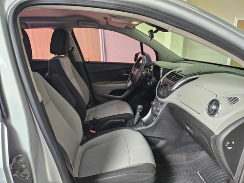 Imagen 14 de 22 de Chevrolet Tracker 2015 1.8 Ltz Fwd Mt 140cv