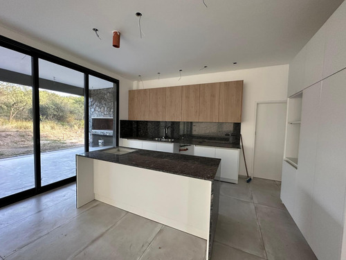 Se Vende Exclusiva Casa En Estancia El Terrón Con Vistas!