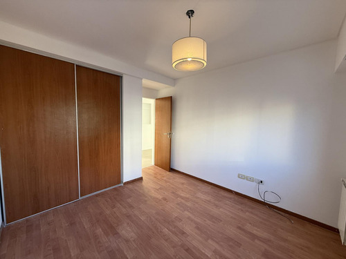 Departamento De 3 Ambientes - Castelar Centro