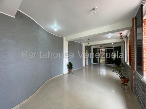 Apartamento En Venta Amplio Y Lujoso Posee Planta Electrica Parcial Pozo De Agua 2 Ptos Estacionamiento San Jacinto 25-10150 Miriam