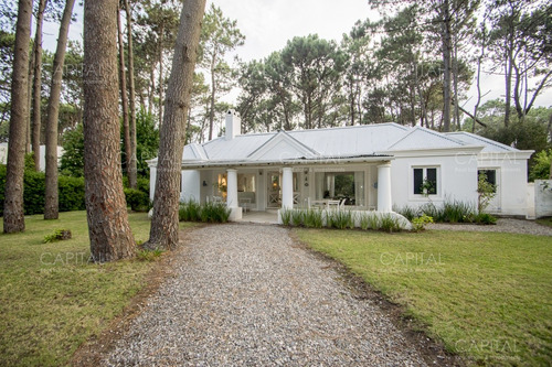 Laguna Blanca Alquiler Casa Cuatro Dormitorios