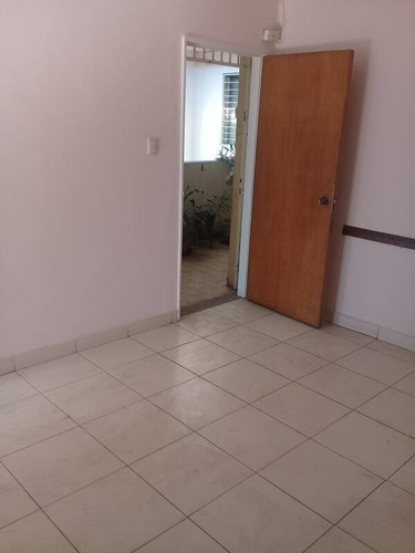 Imagen 11 de 17 de Katherine Castillo Ofrece En Alquiler Oficina Av. Cedeño Con Av. Bolivar (70 Mts2)