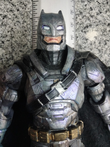 Dc Multiverse Batman Armored, Personalizado Rústico!! (Usado)