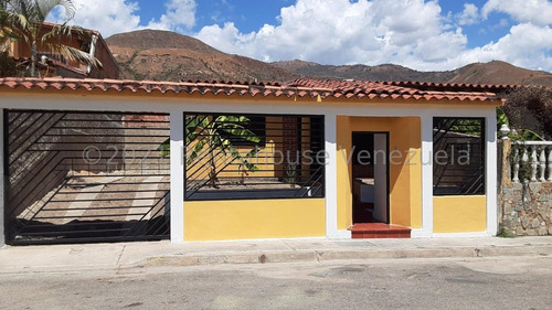 Cf Acogedora Casa En Estado Original Lista Para Personalizar En Urbanización Privada De El Consejo!! Listing 24-9214