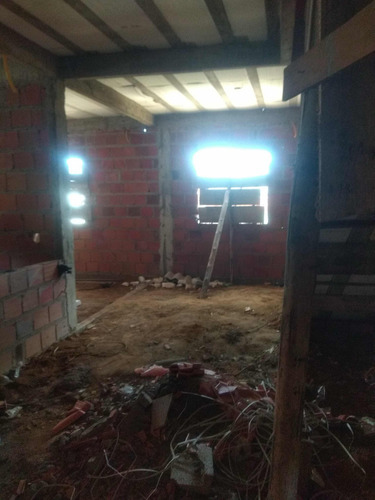 Sobrado À Venda
