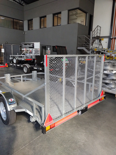 Trailers Y Casillas Mac Trail