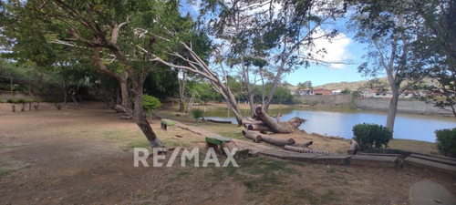 Imagen 15 de 16 de Re/max 2mil Vende Casa En Urb. Valle Abajo, Amplia Y A Tan Solo 5 Minutos De Porlamar - Isla De Margarita