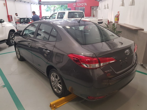Toyota Yaris 1.5 Xls Cvt Sedán 4p 2021 0km