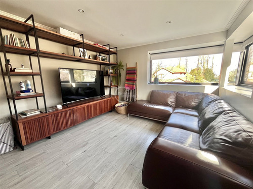 Casa En Venta De 6 Dorm. Condominio Los Trapenses