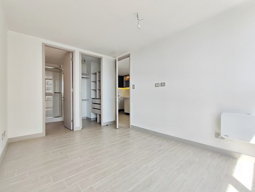 Edificio Av. Irarrázaval (1 Est. 1 Bod.) Vista Poniente Pi
